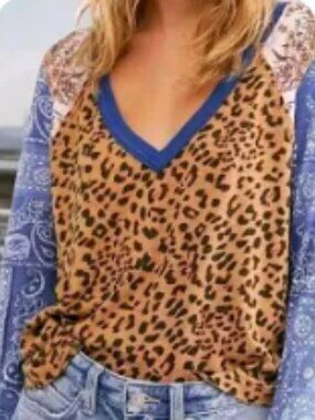 We The Free Leopard Print & Blue Paisley Long Sleeve Vneck Top Sz M